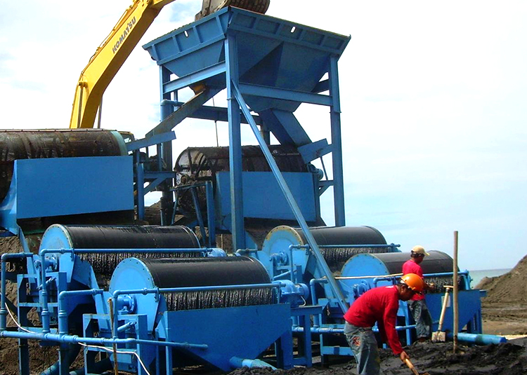 铁矿磁选机试机