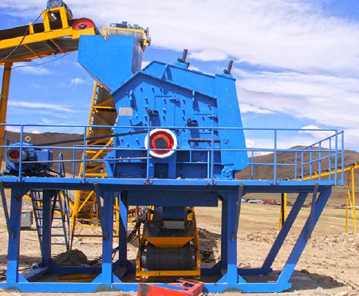 反击破碎机现场